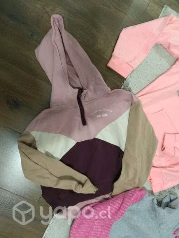 Lote de 3 polerones y 2 sweaters - Imagen 2