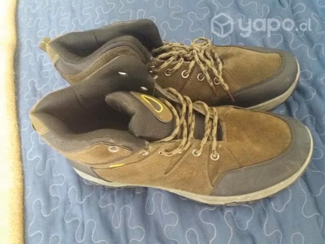 Zapato nuevo caña alta marca Heriel talla 43