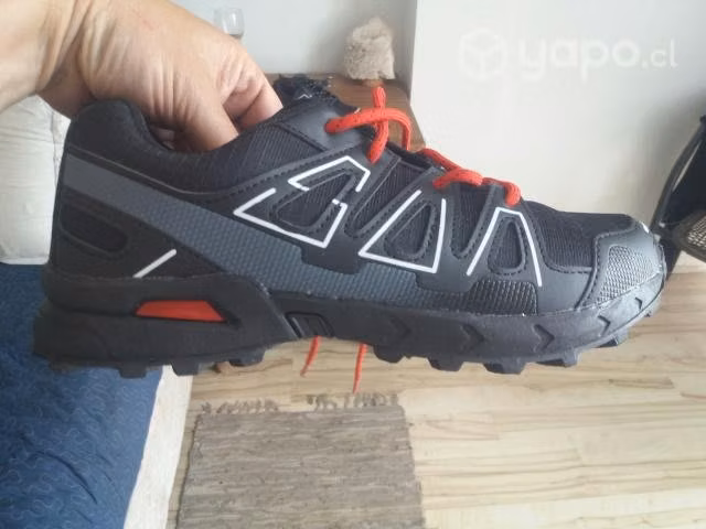 Zapatilla estilosa caña corta talla 37 nueva