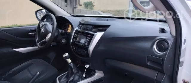 Camioneta NP300