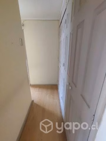 Arriendo departamento año corrido a pasos metro Ch