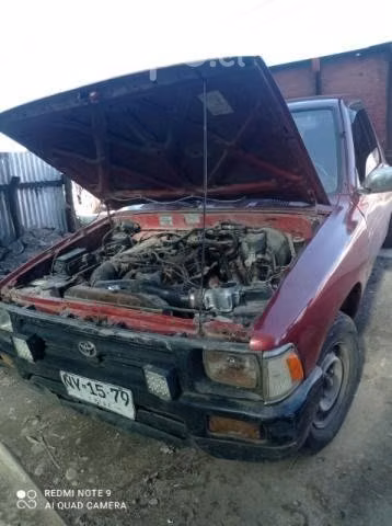 Se vende toyota hilux 22r 1996