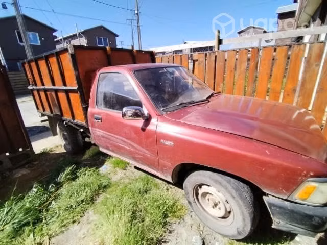 Se vende toyota hilux 22r 1996