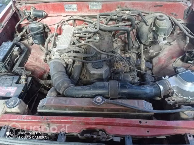 Se vende toyota hilux 22r 1996