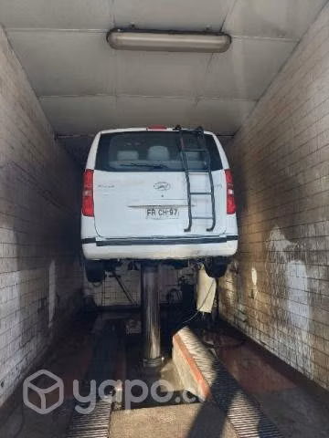 Vendo minibús Hyundai new h1 2013 por renovación