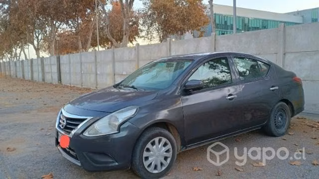 Vendo Nissan Versa 1.6 año 2017