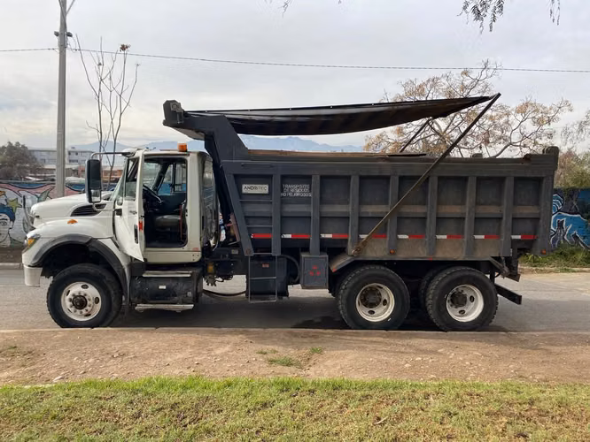 Camión Tolva International 7600 Workstar 16 m3 6x4 Año  Kms