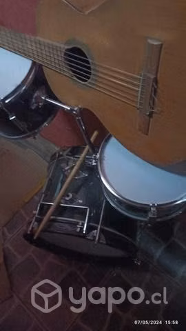 Guitarra y bat - Imagen 2