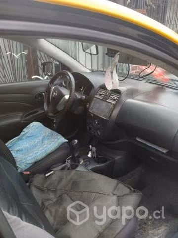 Taxi nissan versa mt sense 2019 a dos llaves 1 due