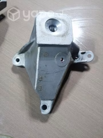 Soporte de caja nissan versa
