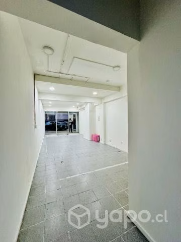 MODERNO LOCAL Portal Amunátegui 45 m2