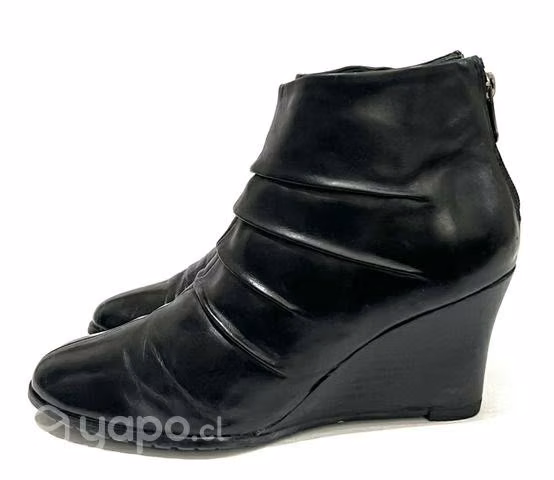 Botín Taco Chino 100% Cuero Marca Pollini N°38