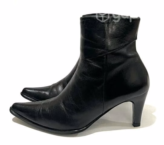 Botín 100% Cuero Y Suela Marca Pollini N*39 Negro