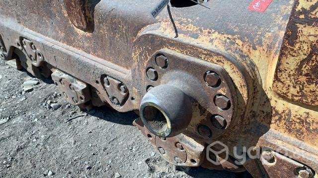 Trunnion komatsu D275 impecable estado - Imagen 3