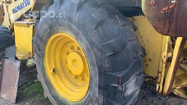 Neumático con llanta retro komatsu - Imagen 4