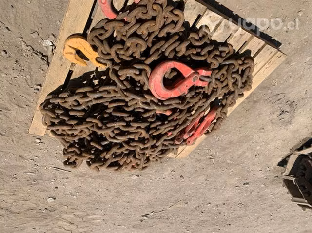 Cadenas de levante muy buen estado