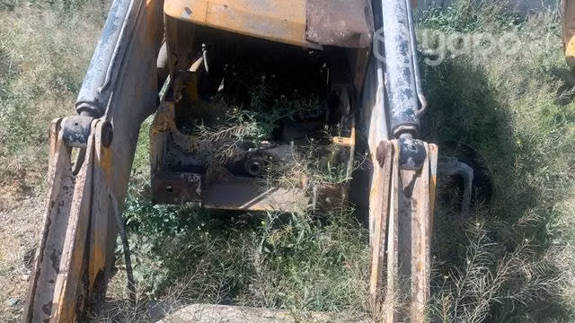 Retroexcavadora JCB 3C, cilindro hidráulico - Imagen 5
