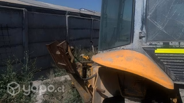 Retroexcavadora JCB 3C, cilindro hidráulico - Imagen 3