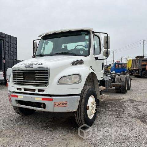 Camion freightliner m2 106 año 2010