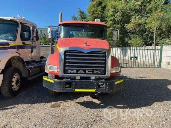 Tractocamion Mack Granite