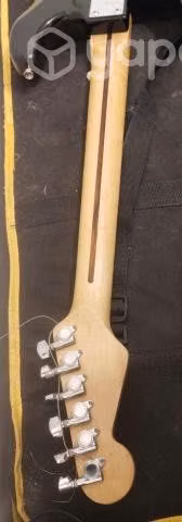 Guitarra Eléctrica Azalea usada