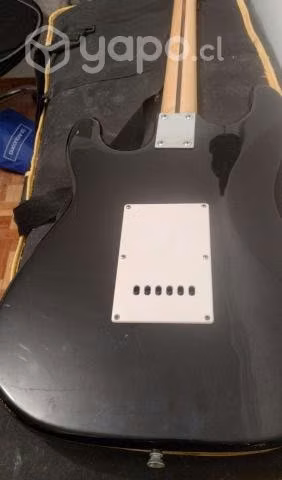 Guitarra Eléctrica Azalea usada