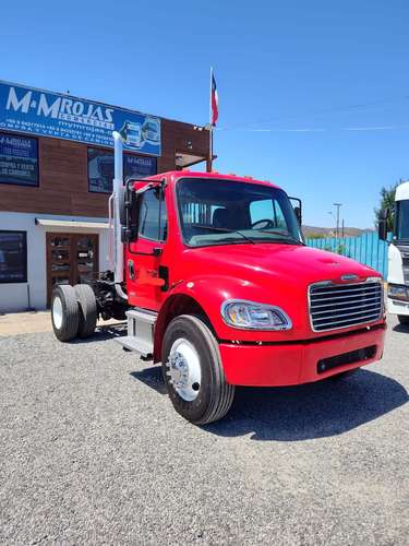 2010 Freightliner M2 106