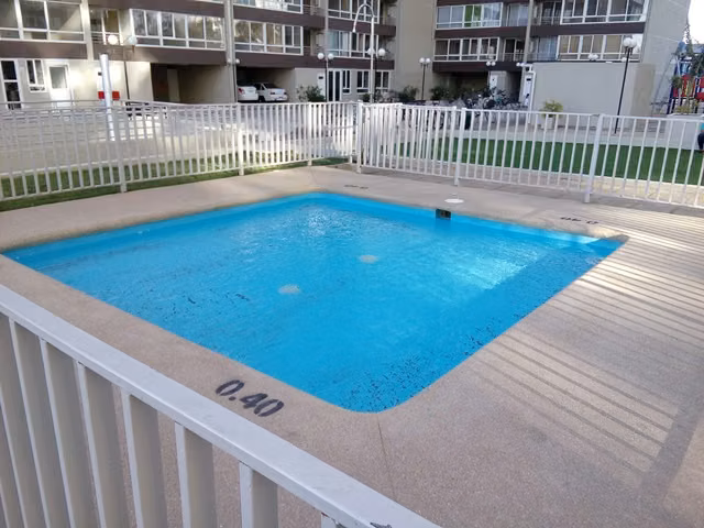 SE VENDE. 3D y 1B. Quinta Normal, Juan de Barros 3885. Depto grande/ Piscina/ Logia
