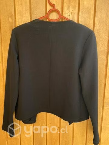 Blazer negro con hombreras