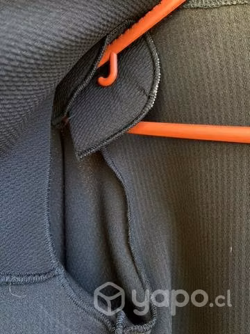 Blazer negro con hombreras