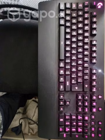 Teclado logitech g213