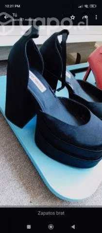 Tacos rojos Zara y Steven Madden