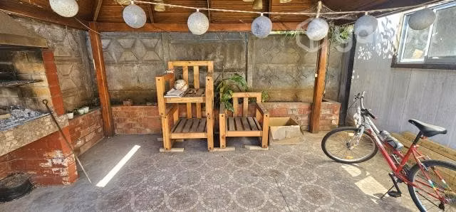 Amplia Casa Remodelada Con Quincho En Venta - Naci