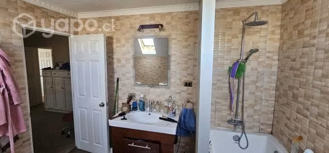 Amplia Casa Remodelada Con Quincho En Venta - Naci