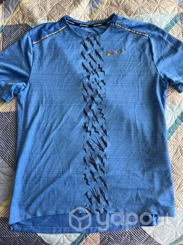 Polera deportiva Nike dry fit talla M