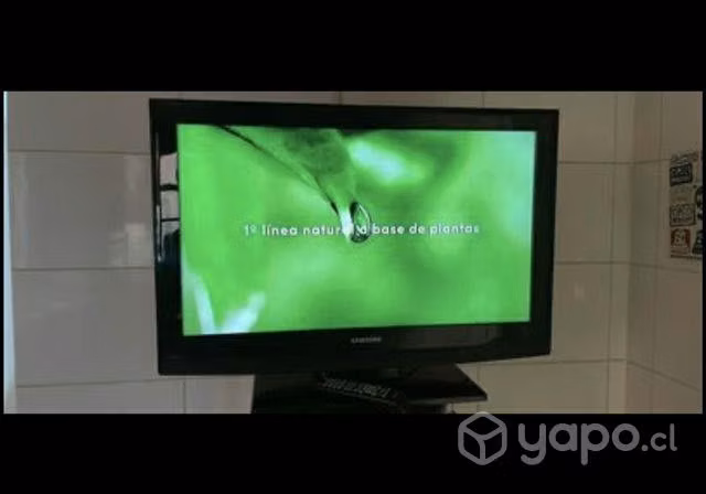 Tv 32 pulgadas excelente base y control Samsung