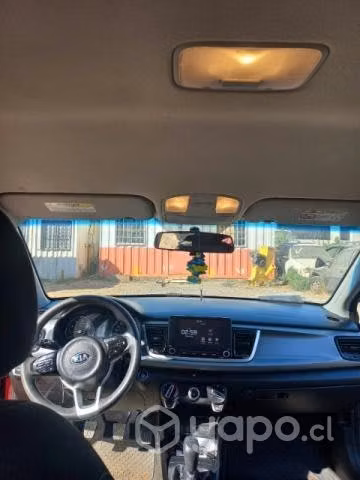 Vendo mi vehículo Kia en buen estado
