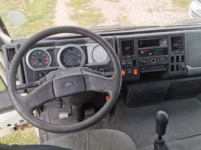 Camión Ford Cargo 915, carroceria carga gral
