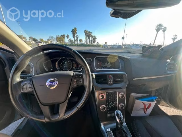 Volvo v40 2014