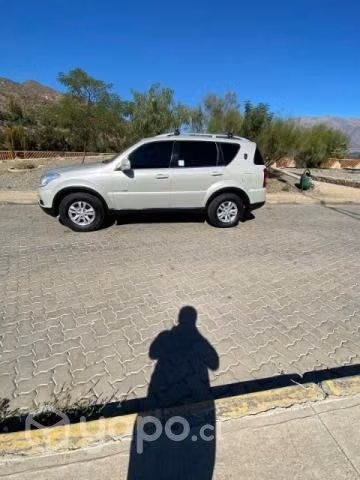 Se vende ssangyong Rexton w