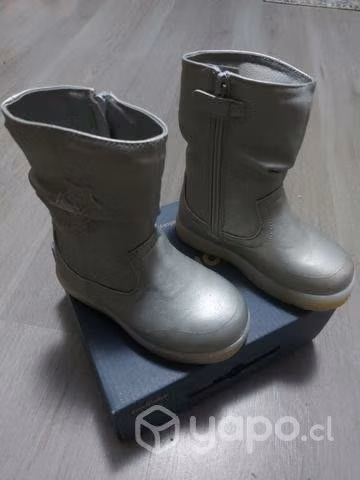 Botas niña N°25 Nuevas