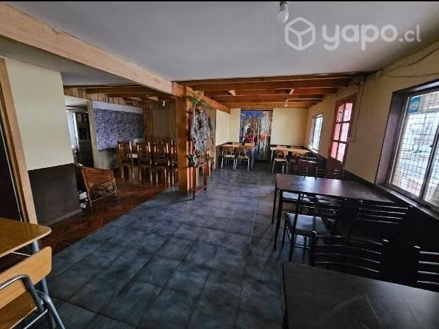 Parcela con casa y cabañas