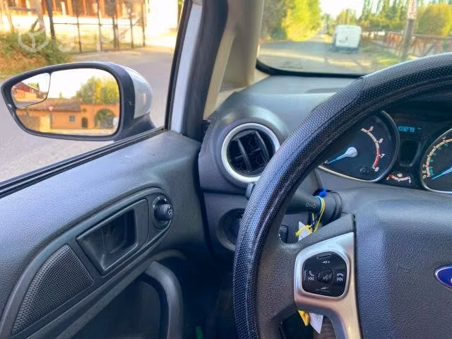 Ford fiesta 1.6 SE full, segundo dueño 105.000 km