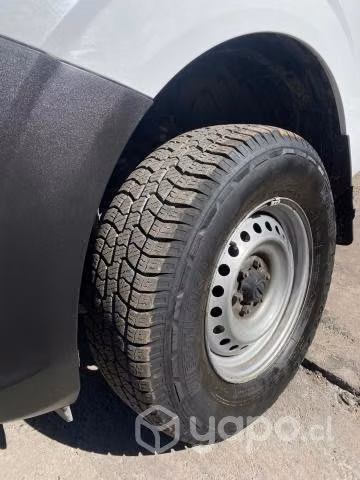 Nissan NP 300