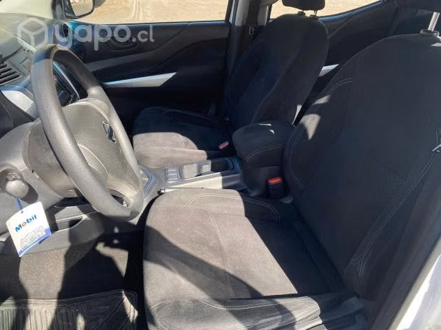 Nissan NP 300