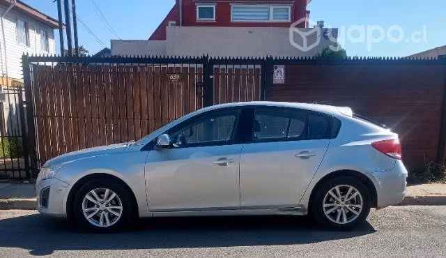 Vendo Chevrolet Cruze LS Hatchback
