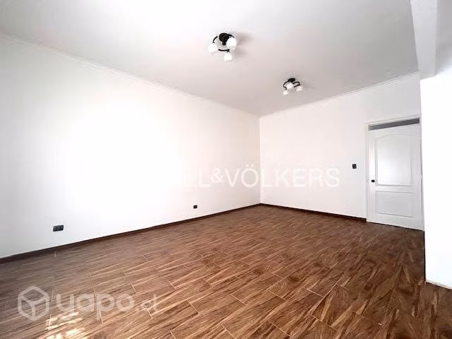Acogedora casa en blanco encalada