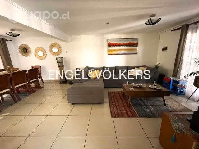Amplia y agradable casa en villa las torres