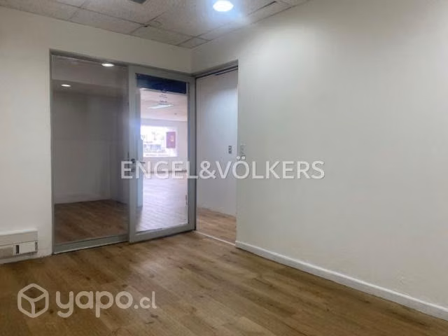 Local comercial esquina 21 de mayo con prat