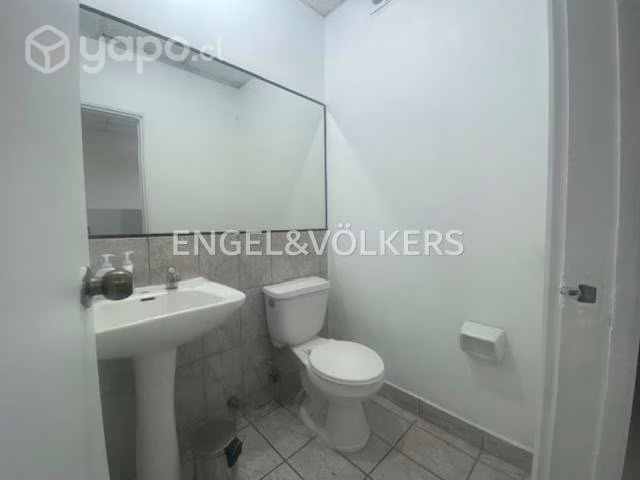 Local comercial esquina 21 de mayo con prat